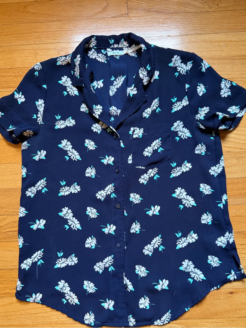Kimchi Blue Navy Floral Short-Sleeve Button-Up Shirt - women’s xsmall